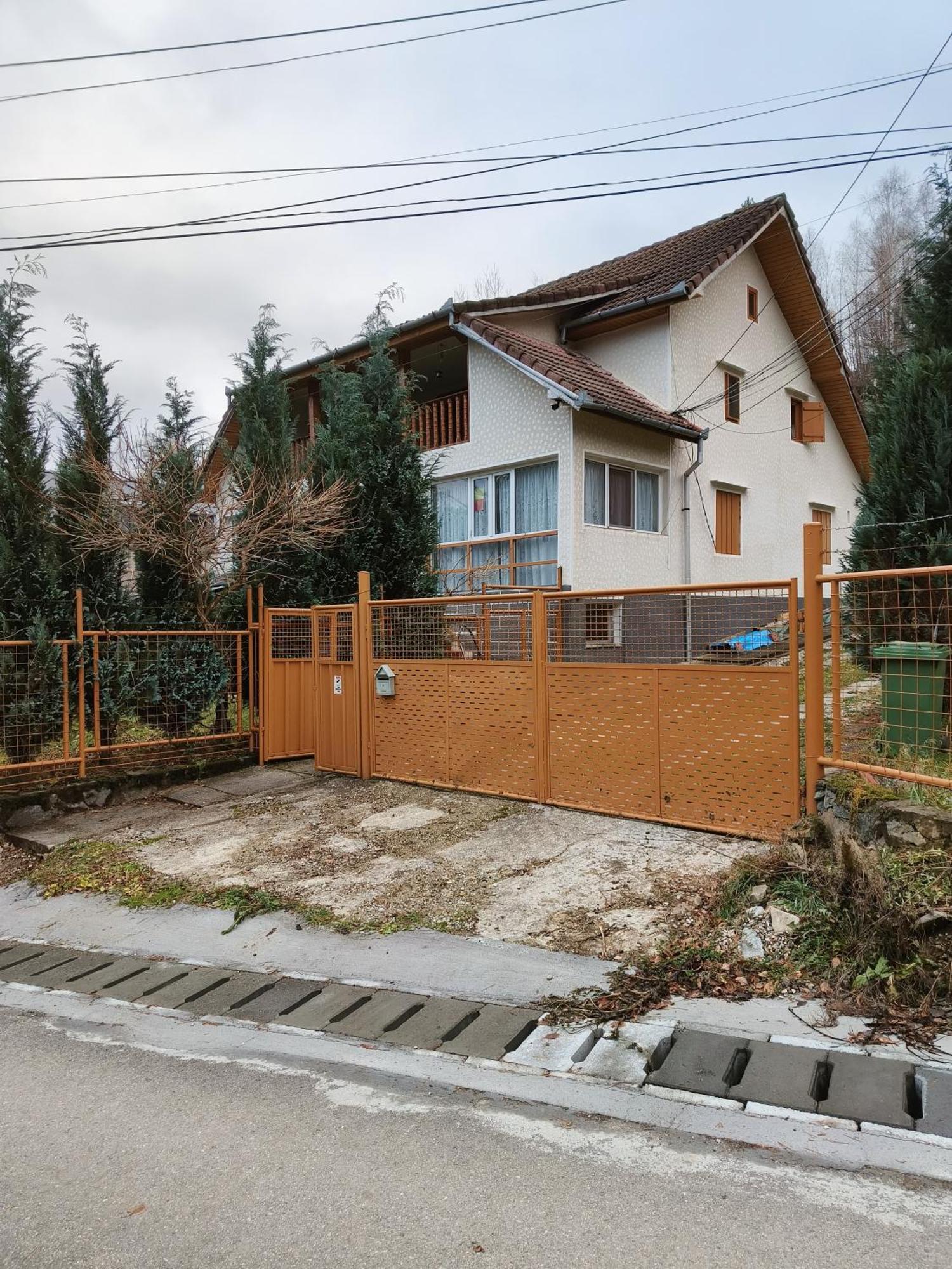 פוינה מרולוי Casa Dintre Meri מראה חיצוני תמונה